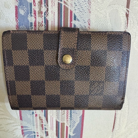 🍁SOLD🍁Louis Vuitton Damier Wallet - Picture 3 of 16